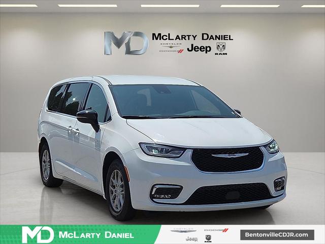 2025 Chrysler Pacifica Select for sale in Bentonville, AR