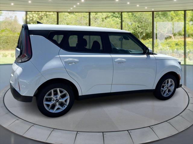 2023 Kia Soul LX 2023 Kia Soul LX