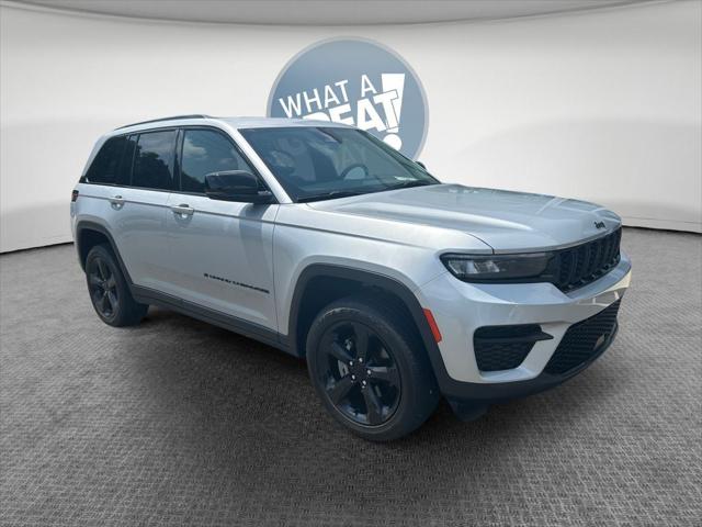 2023 Jeep Grand Cherokee Altitude 4x4 2023 Jeep Grand Cherokee Altitude 4x4