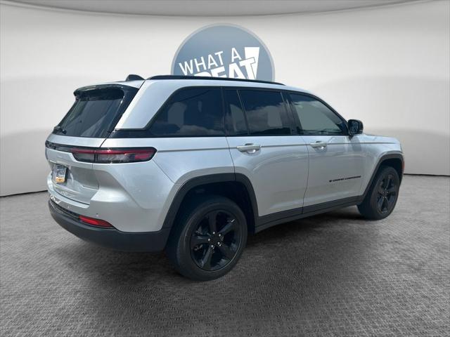 2023 Jeep Grand Cherokee Altitude 4x4 2023 Jeep Grand Cherokee Altitude 4x4