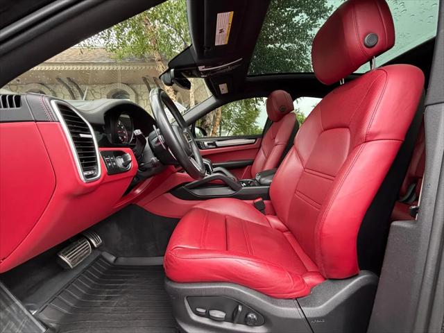 2023 Porsche Cayenne S Platinum Edition