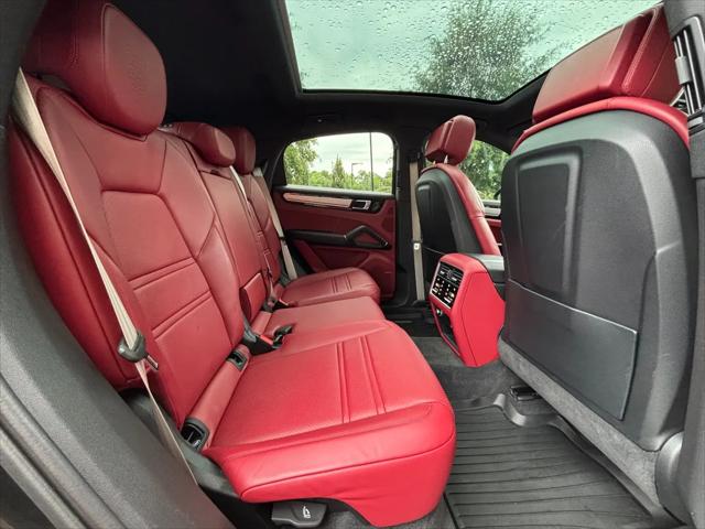 2023 Porsche Cayenne S Platinum Edition
