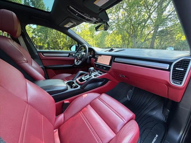2023 Porsche Cayenne S Platinum Edition
