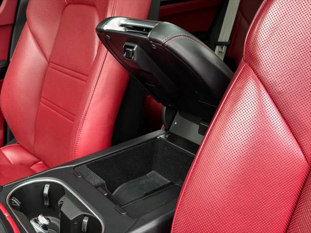 2023 Porsche Cayenne S Platinum Edition