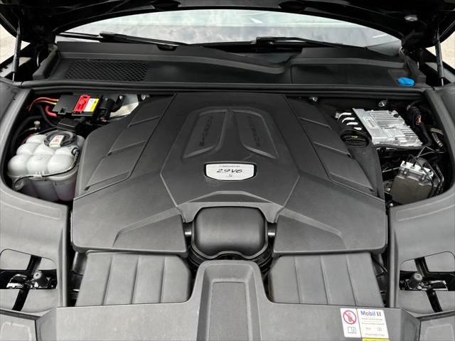 2023 Porsche Cayenne S Platinum Edition