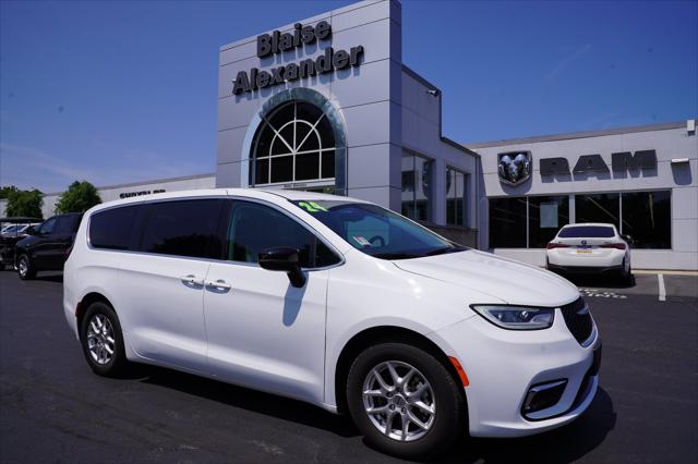2024 Chrysler Pacifica Touring L 2024 Chrysler Pacifica Touring L