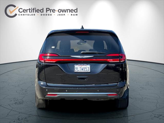 2025 Chrysler Pacifica Select