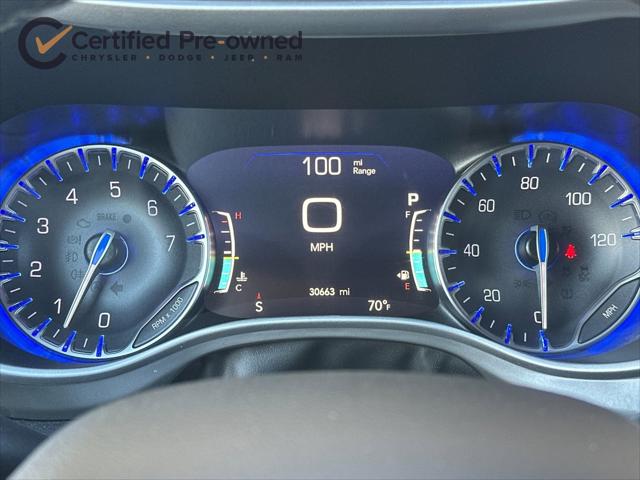 2025 Chrysler Pacifica Select