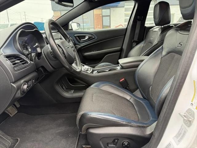 2015 Chrysler 200 S