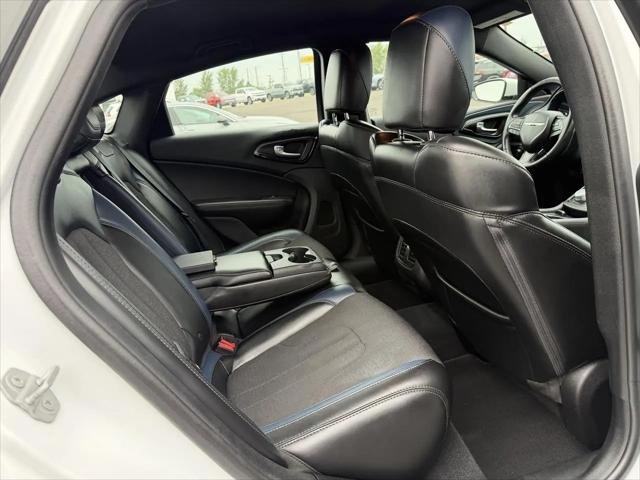 2015 Chrysler 200 S