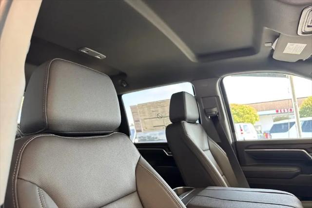 2026 GMC Sierra 2500HD Crew Cab, Standard Bed, SLT, 4WD