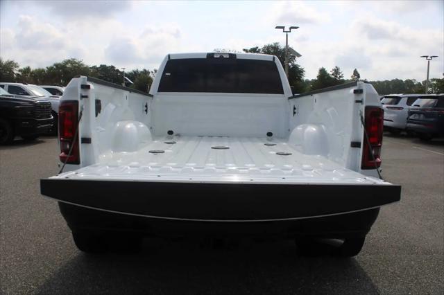 2026 Ram 3500 Tradesman Crew Cab 4x4 8 Box