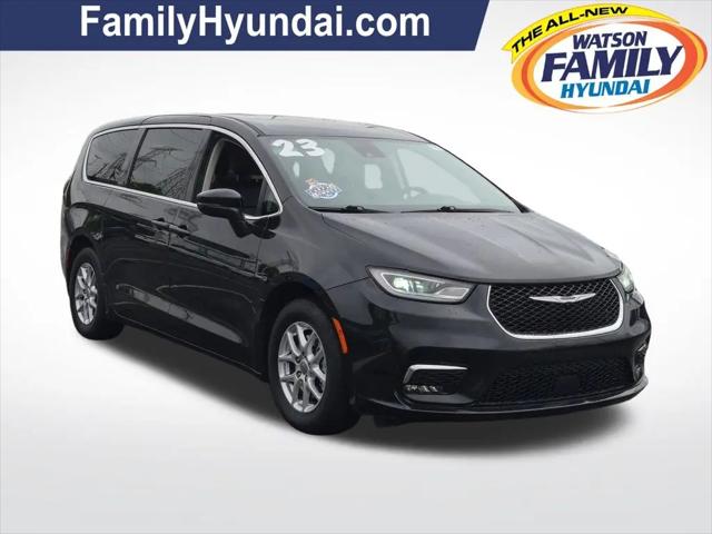 2023 Chrysler Pacifica Touring L for sale in Tinley Park, IL