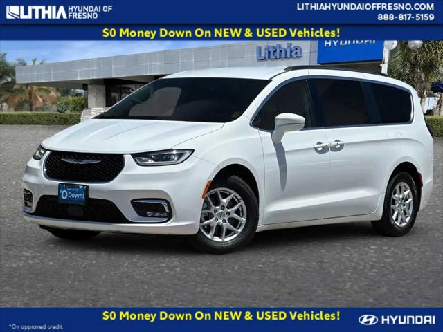 2022 Chrysler Pacifica Touring L for sale in Fresno, CA