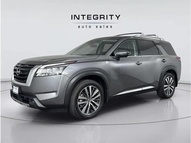 2022 Nissan Pathfinder Platinum 2WD for sale in Sacramento, CA