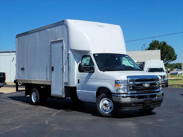 2027 Ford E-450 Cutaway E-450 for sale in Kalamazoo, MI