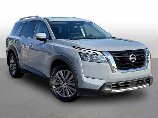 2023 Nissan Pathfinder SL 4WD for sale in Milwaukee, WI