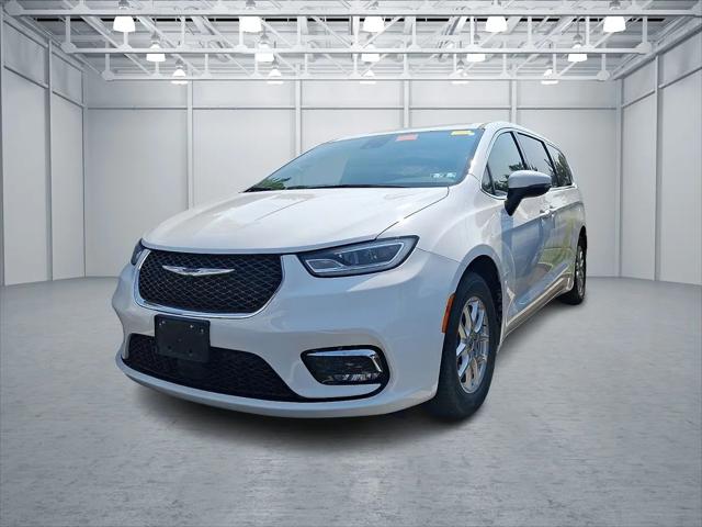 2023 Chrysler Pacifica Touring L for sale in Cherry Hill, NJ