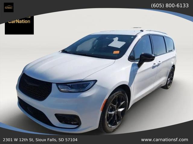 2024 Chrysler Pacifica Touring L for sale in Sioux Falls, SD