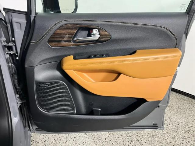2023 Chrysler Pacifica Pinnacle AWD
