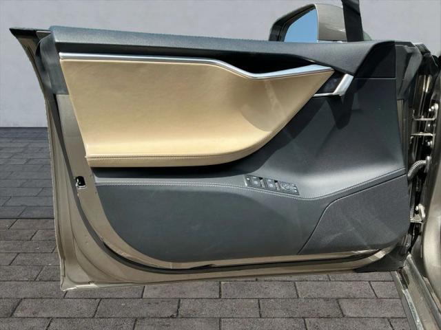 2015 Tesla Model S 85