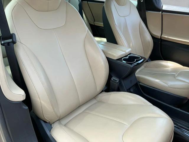 2015 Tesla Model S 85