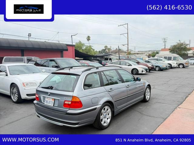 2005 BMW 325iT 325i