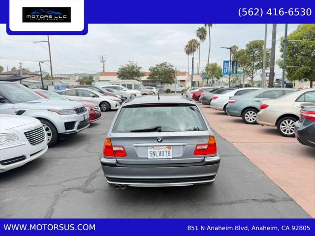 2005 BMW 325iT 325i