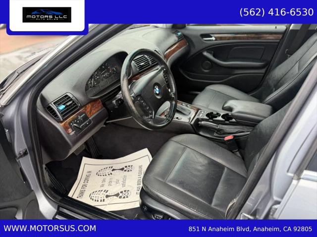 2005 BMW 325iT 325i