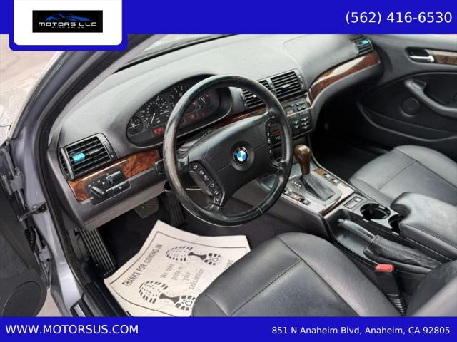 2005 BMW 325iT 325i