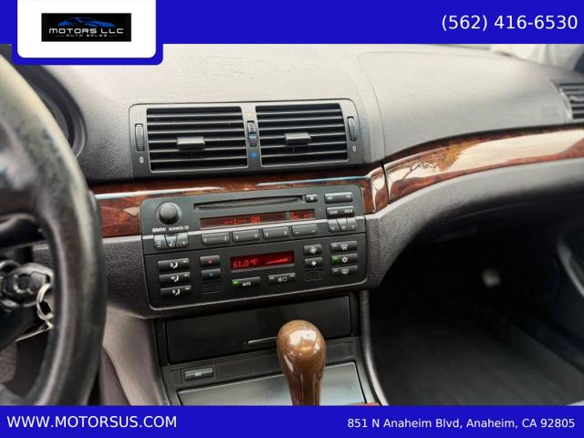 2005 BMW 325iT 325i