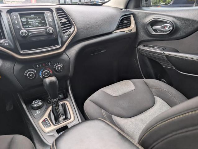 2017 Jeep Cherokee Sport