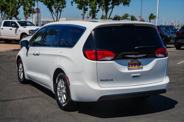 2027 Chrysler Pacifica LX