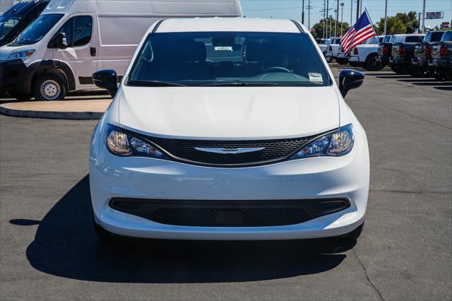 2027 Chrysler Pacifica LX
