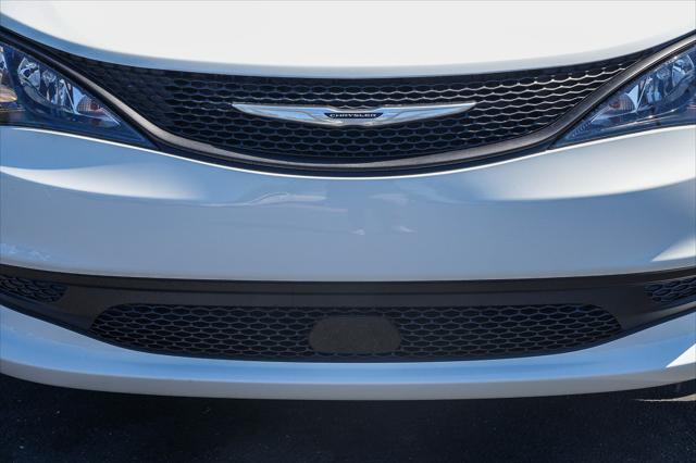 2027 Chrysler Pacifica LX