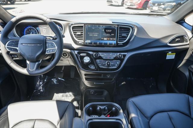 2027 Chrysler Pacifica LX