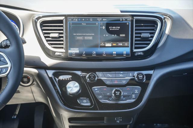 2027 Chrysler Pacifica LX