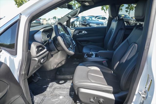 2027 Chrysler Pacifica LX