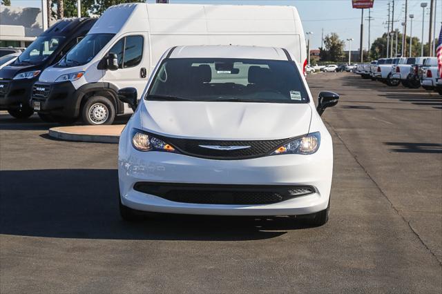 2027 Chrysler Pacifica LX