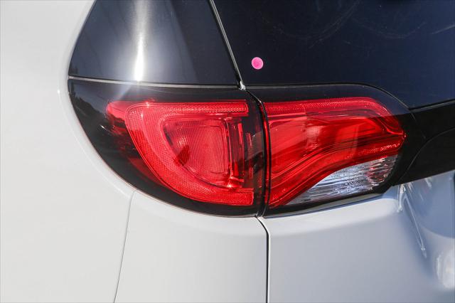 2027 Chrysler Pacifica LX