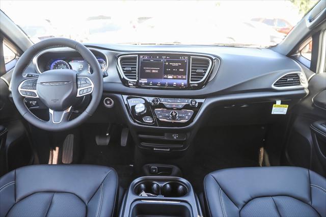 2027 Chrysler Pacifica LX