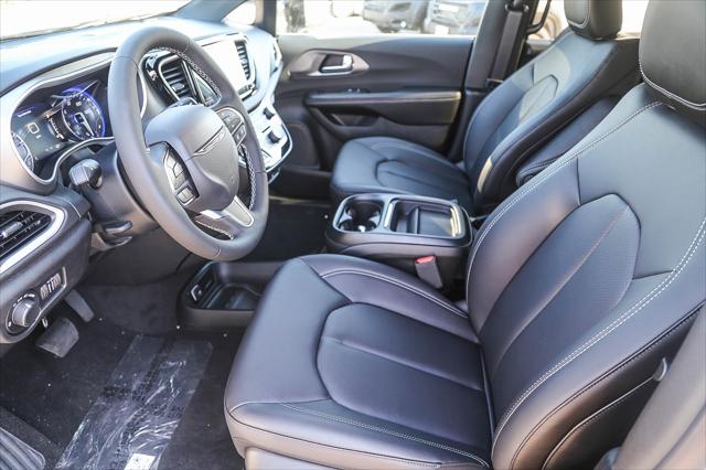 2027 Chrysler Pacifica LX