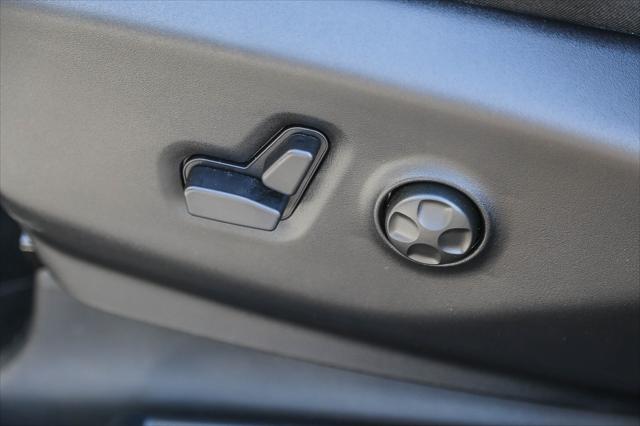 2027 Chrysler Pacifica LX
