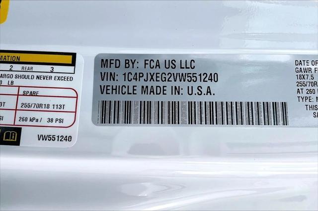 New 2027 Bright White Clear-Coat Paint Jeep Sahara image 33
