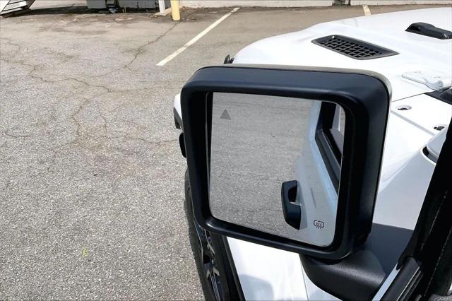 New 2027 Bright White Clear-Coat Paint Jeep Sahara image 24
