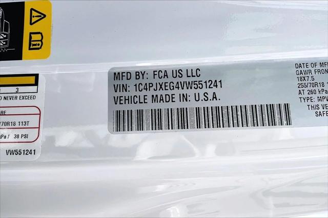 New 2027 Bright White Clear-Coat Paint Jeep Sahara image 36