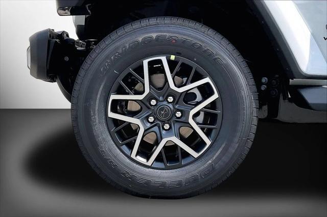 New 2027 Bright White Clear-Coat Paint Jeep Sahara image 31