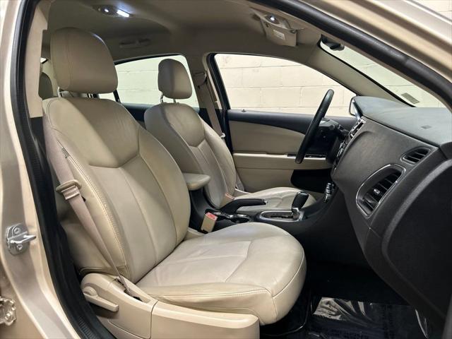 2014 Chrysler 200 Limited