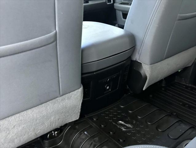 2017 Ram 1500 Big Horn Crew Cab 4x4 5'7" Box