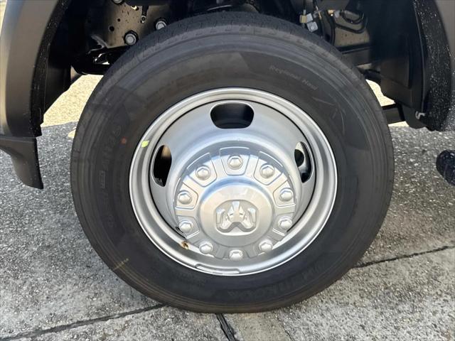 2026 RAM 5500 Chassis RAM 5500 TRADESMAN CHASSIS CREW CAB 4X2 84 CA